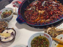 -何师傅美蛙鱼头(汉街店)