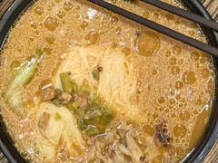 招牌牛肝菌米线-素乐餐厅