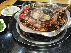 鸳鸯三鲜锅底-锅首鲜品火锅(鸳鸯店)