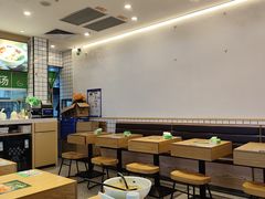 -蒙自源米线大王(花园城商场店)