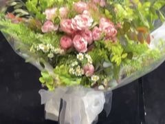 -花间阁鲜花气球连锁(两路口上清寺急市救中心店)