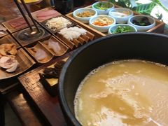 -银米·云南传统过桥米线(双廊黑金冠店)