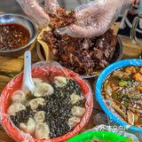 沈阳24k东北人盘腿坐热炕头撸个串