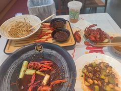 -肥肥虾庄·金牌油焖大虾(汉口城市广场店)