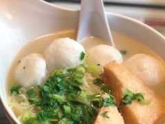 鱼蛋鱼腐河粉-翠华餐厅(湾仔店)