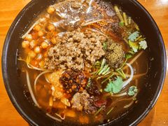 重庆酸辣粉-爆炸头阿姨小四川正宗川味小吃(无任何分店)