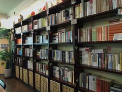 -武汉境自在書店