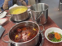 -四囍码头海鲜烧烤自助火锅(外滩南京东路悦荟广场店)