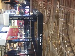 -CHANEL(戴高乐机场T 2E店)