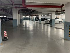 -百盛优客城市广场-停车场