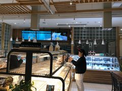 面包甜点陈列柜-罗莎蛋糕(魔法师司门口店)