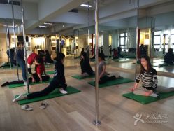 -华翎国际钢管舞培训