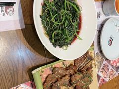 -黄泥岗·地道湖北菜(奥特莱斯店)