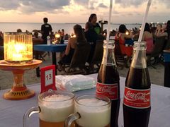 -Lia Cafe