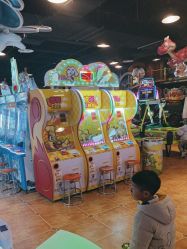 -卡通尼乐园(五彩世界店)