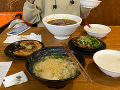 牛肉米线-青石桥老瓦房肥肠粉总店(青石桥总店)