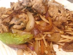 肥牛炒金针菇-和风铁板料理(山姆会员店)