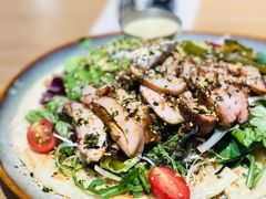 照烧鸡肉配牛油果拉法沙拉-HELLO 27 意面·沙拉·帕尼尼