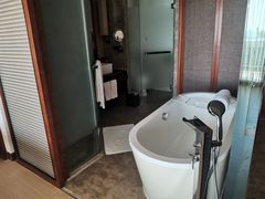 -三亚湾海居铂尔曼度假酒店
