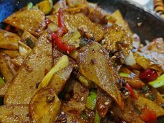 干锅土豆片-华盛园卷子王农家菜水库鱼