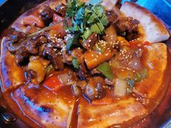 博格达馕包肉-清真·卡德尔大叔新疆主题餐厅(龙汇路店)