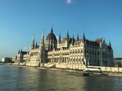 -多瑙河畔鞋履雕塑