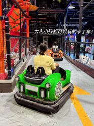 -飞吧潮玩运动蹦床游乐场