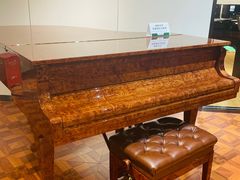 -柏斯音乐艺术中心·钢琴·吉他(上音店)