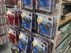 -名创优品(江南新地店)
