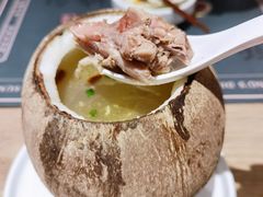 椰子鸡汤-麦龙·新港风料理(江汉路店)