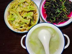 -上海雏渐肥月嫂