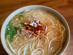 猪肘汤面-亮亮面馆(经六路店)