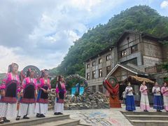 -高荡千年布依古寨旅游景区