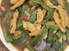 红烧肉豆角焖卷子-李连贵熏肉大饼(天通苑店)
