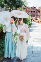 -AOROA·奥洛拉婚纱摄影·旅拍·礼服