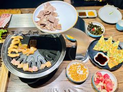 -明洞阿姨·韩式酱蟹烤肉·创意料理(三元桥店)