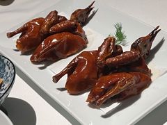 脆皮乳鸽-新荣记(BFC外滩金融中心店)