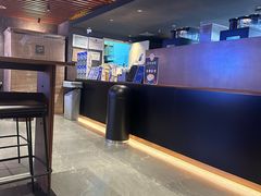 -瑞幸咖啡(华新地铁站地下商业街店)