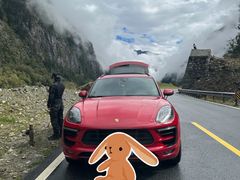 -成都锦江保时捷中心