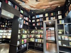 -钟书阁(松江泰晤士小镇店)