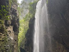 -龙水峡地缝景区