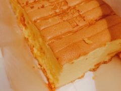 流心咸蛋黄蛋糕-汤姆大师傅鲜香牛肉饼(深圳保利文化广场店)