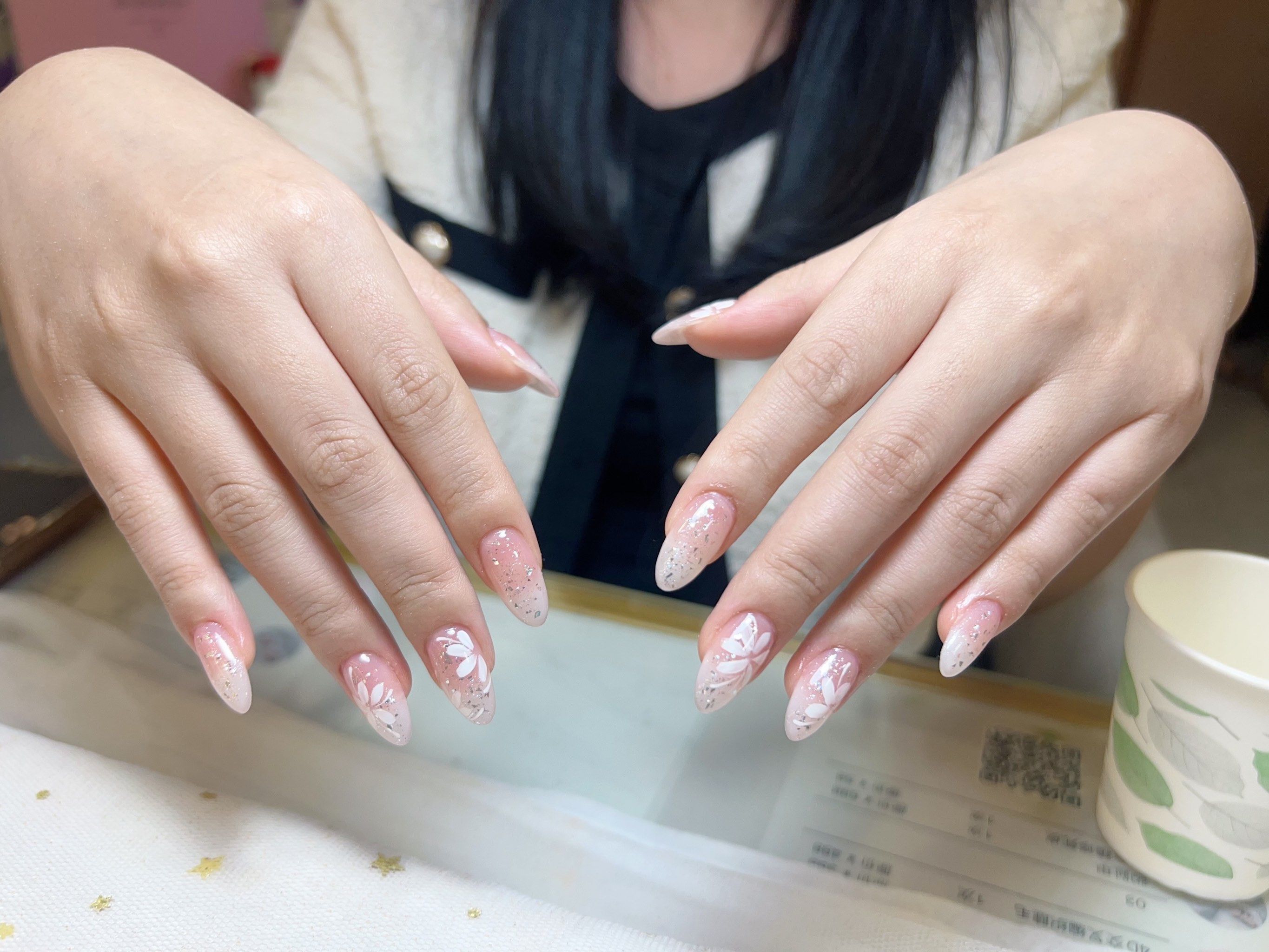 做下来顾客特别满意这款美甲