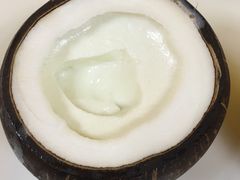 -志龙皇冠吃货椰子铺