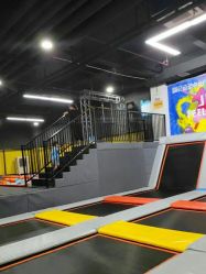 -蹦贝运动中心·蹦床·攀岩·闯关(龙岗店)