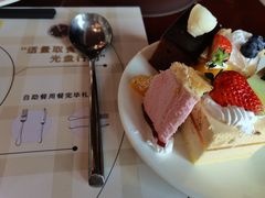 -荣誉国际酒店-云顶旋转餐厅
