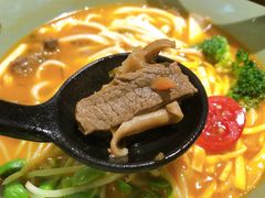 特制雪菜牛腩面-陳八两面家(滨江天街店)