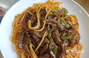 Black Pepper Beef Stir-Fried Noodles