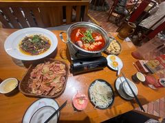 -老滇山寨•云南特色菜•地方菜•民族风情歌舞表演(金碧店)