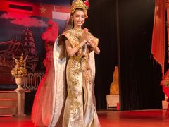 -金东尼人妖秀